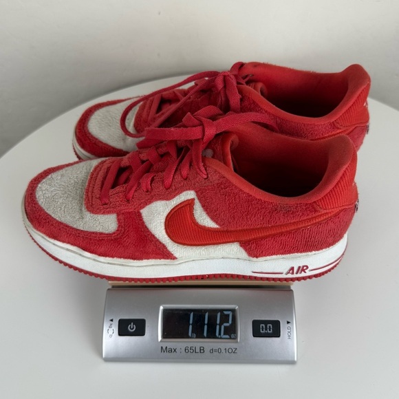 Nike Air Force 1 Low Top in Valentine's Day Fleece Red & White Sneaker - Picture 11 of 11